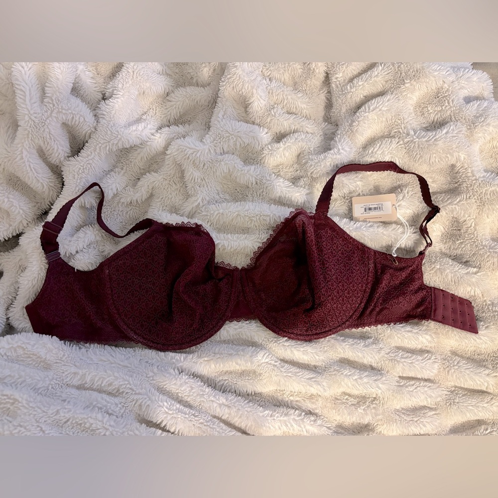Bare Necessities Push Up Without Padding Convertible Bra 32H (Maroon)